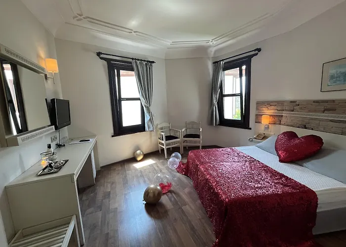 Honeymoon King Room